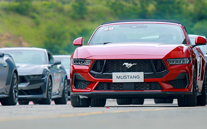 性能再进化 动态体验全新福特mustang