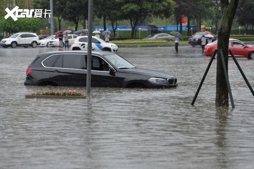 降雨按下连播键 最全雨季安全用车攻略